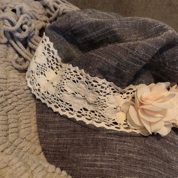 ••Cute hat - Picture 2 of 4